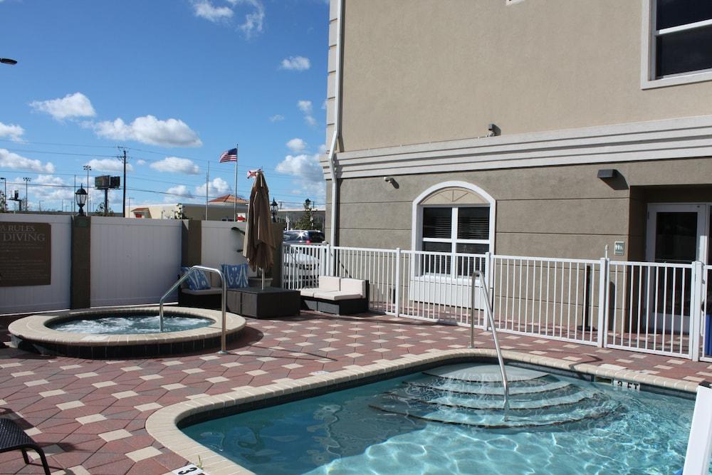 Country Inn & Suites By Radisson, Tampa Airport North, Fl West Chase Exterior foto